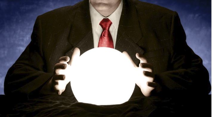 satira-desenvolvedores-ao-redor-do-mundo-bola-cristal