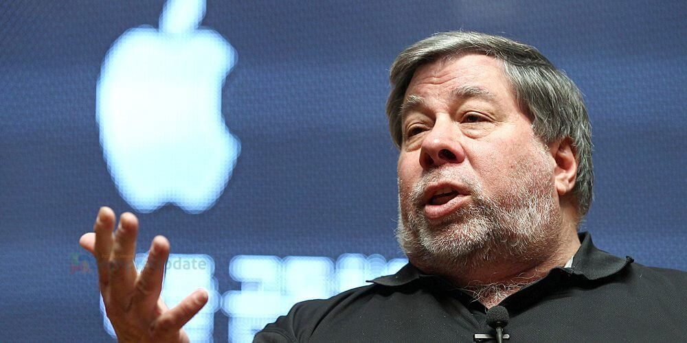 Fundador da Apple critica falta de privacidade do Facebook