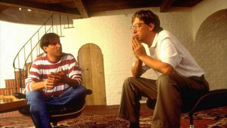 Para Bill Gates, Steve Jobs "lançou feitiços" para motivar os trabalhadores