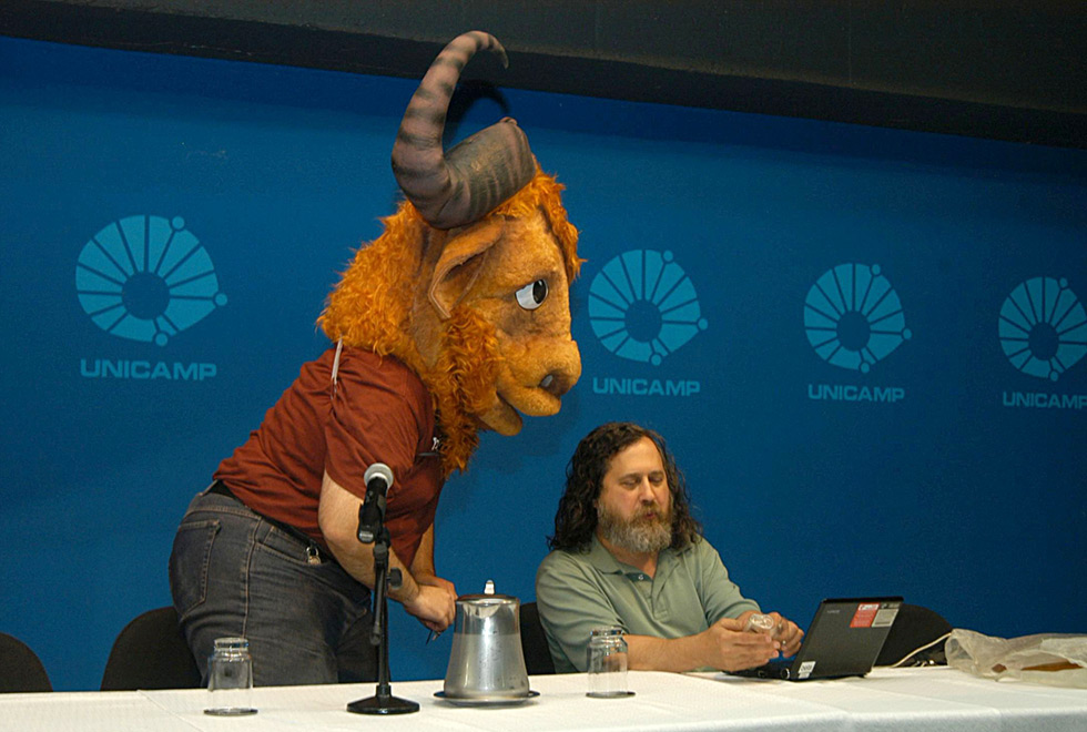 Richard Stallman também renuncia como chefe do projeto GNU?