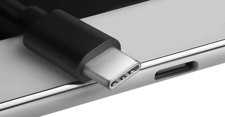 Mais da metade dos smartphones lançados em 2020 terá portas USB-C