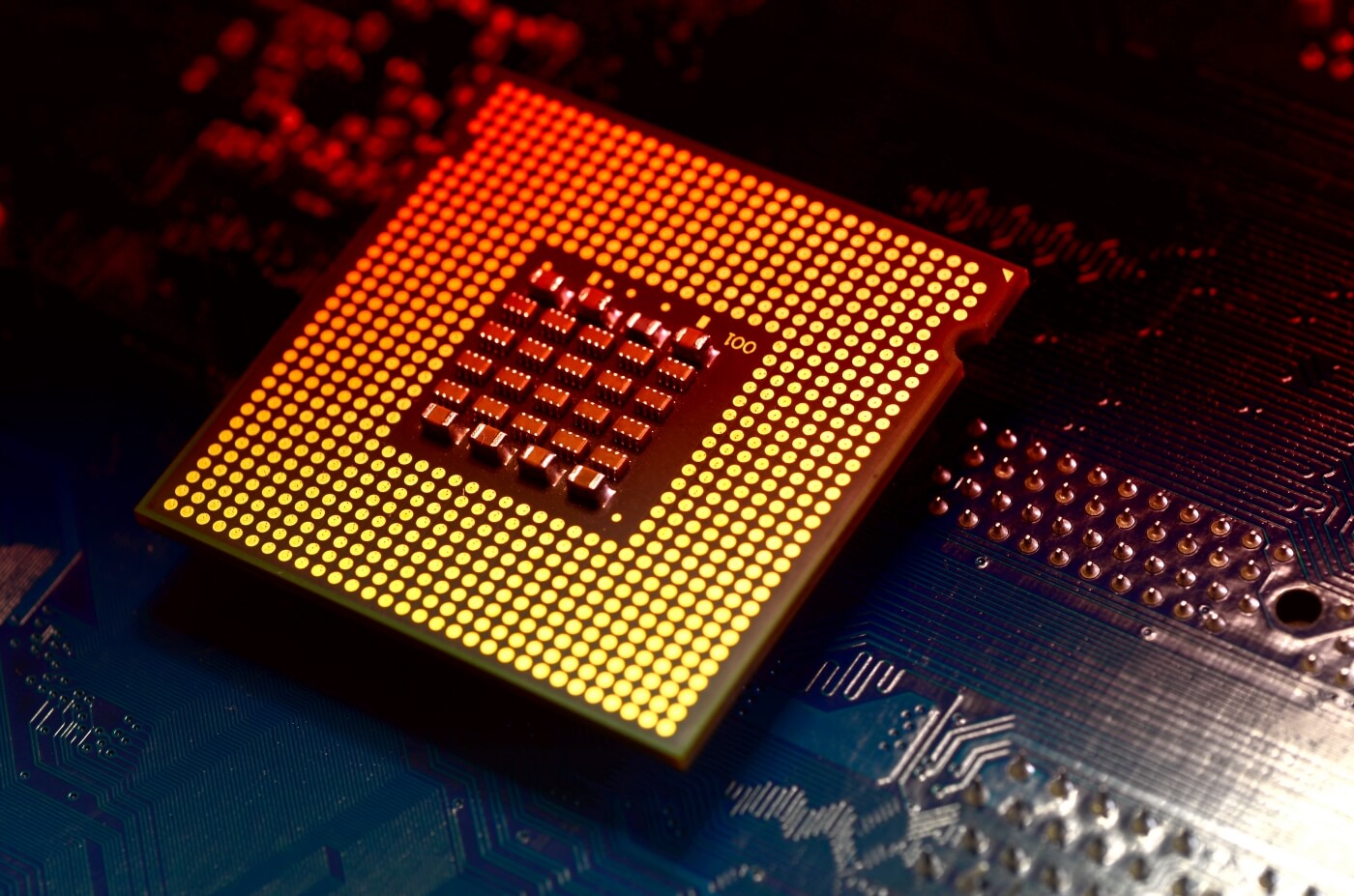 Cidadão chinês recebe pena de 18 meses por roubar segredos comerciais de semicondutores dos EUA