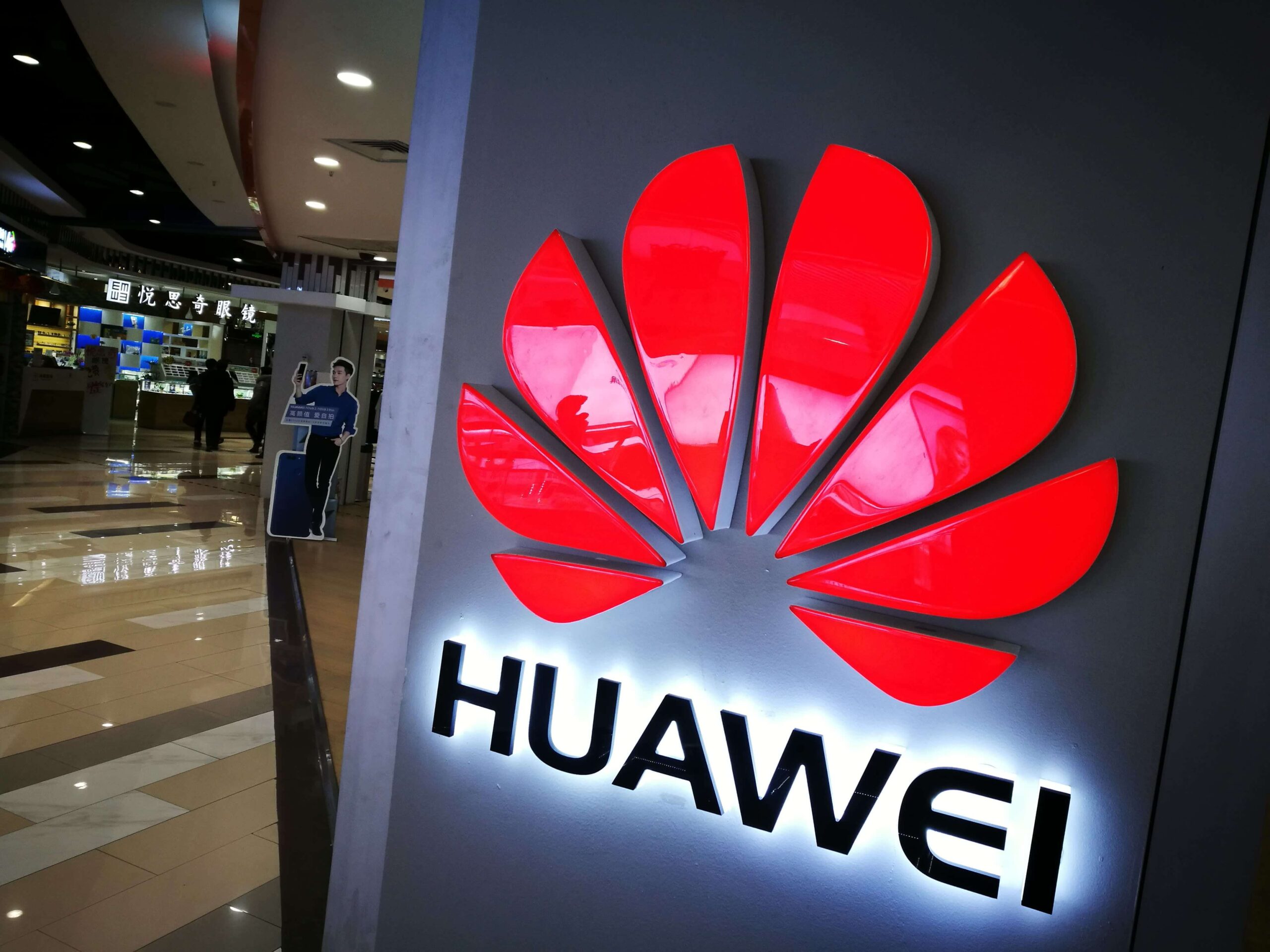 trump-revoga-licenca-da-intel-para-fornecer-chips-para-huawei