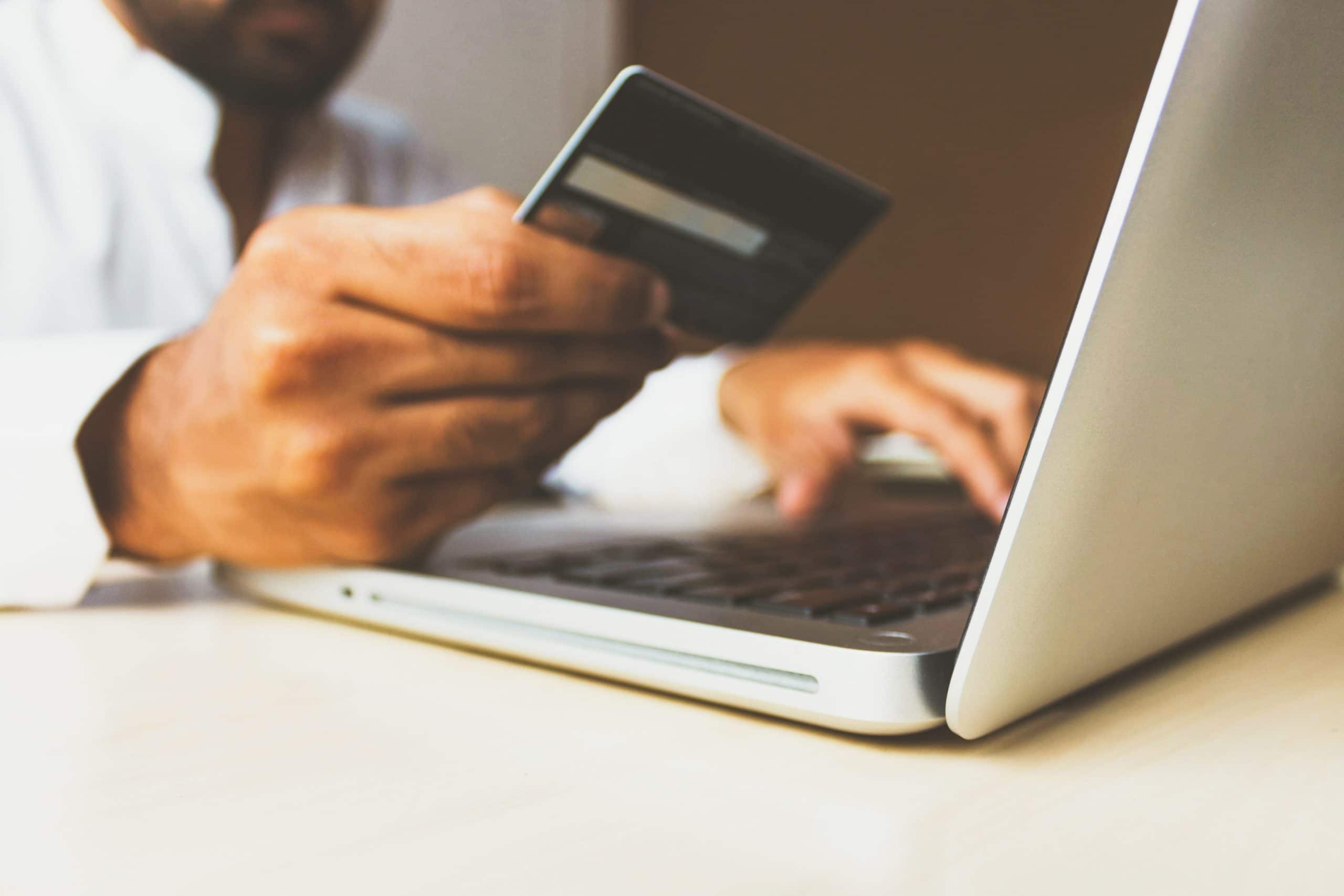 Malware que rouba cartão de crédito se esconde em ícones de compartilhamento de mídia social