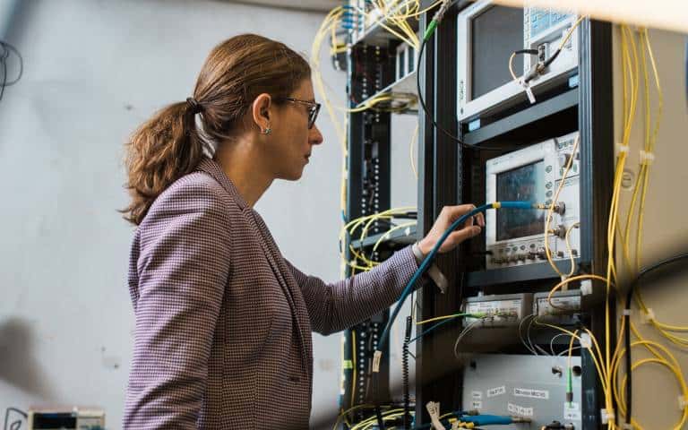Internet mais rápida do mundo chega a 178.000 Gbps