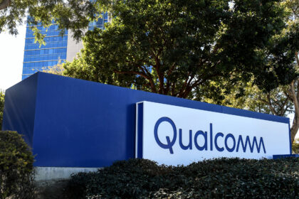 novo-modem-5g-da-qualcomm-visa-ajudar-a-impulsionar-a-conectividade-nos-setores-industrial-e-agricola