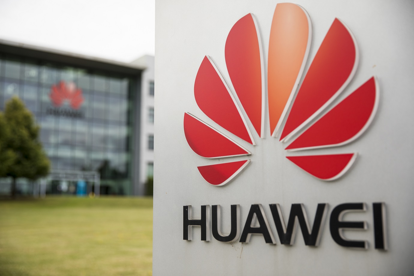 huawei-pode-lancar-um-telefone-com-uma-camera-sob-a-tela-e-conector-de-audio