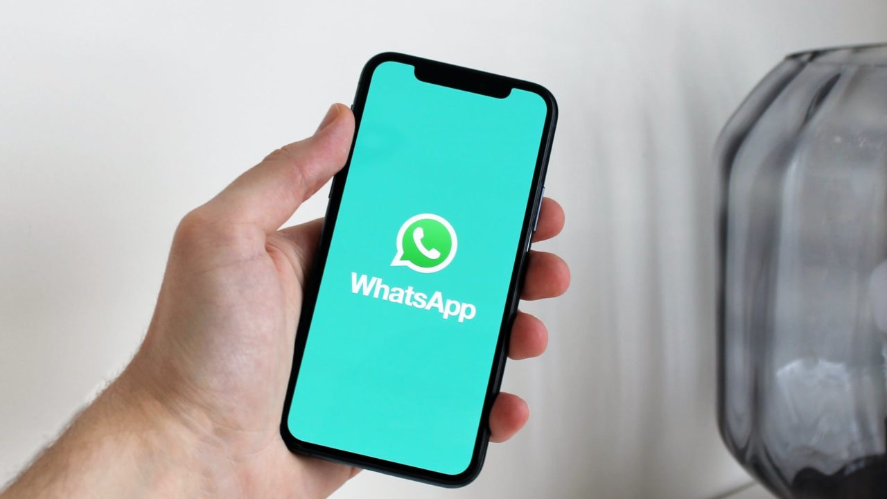 recurso-que-permite-ouvir-mensagens-de-voz-antes-do-envio-chega-ao-whatsapp