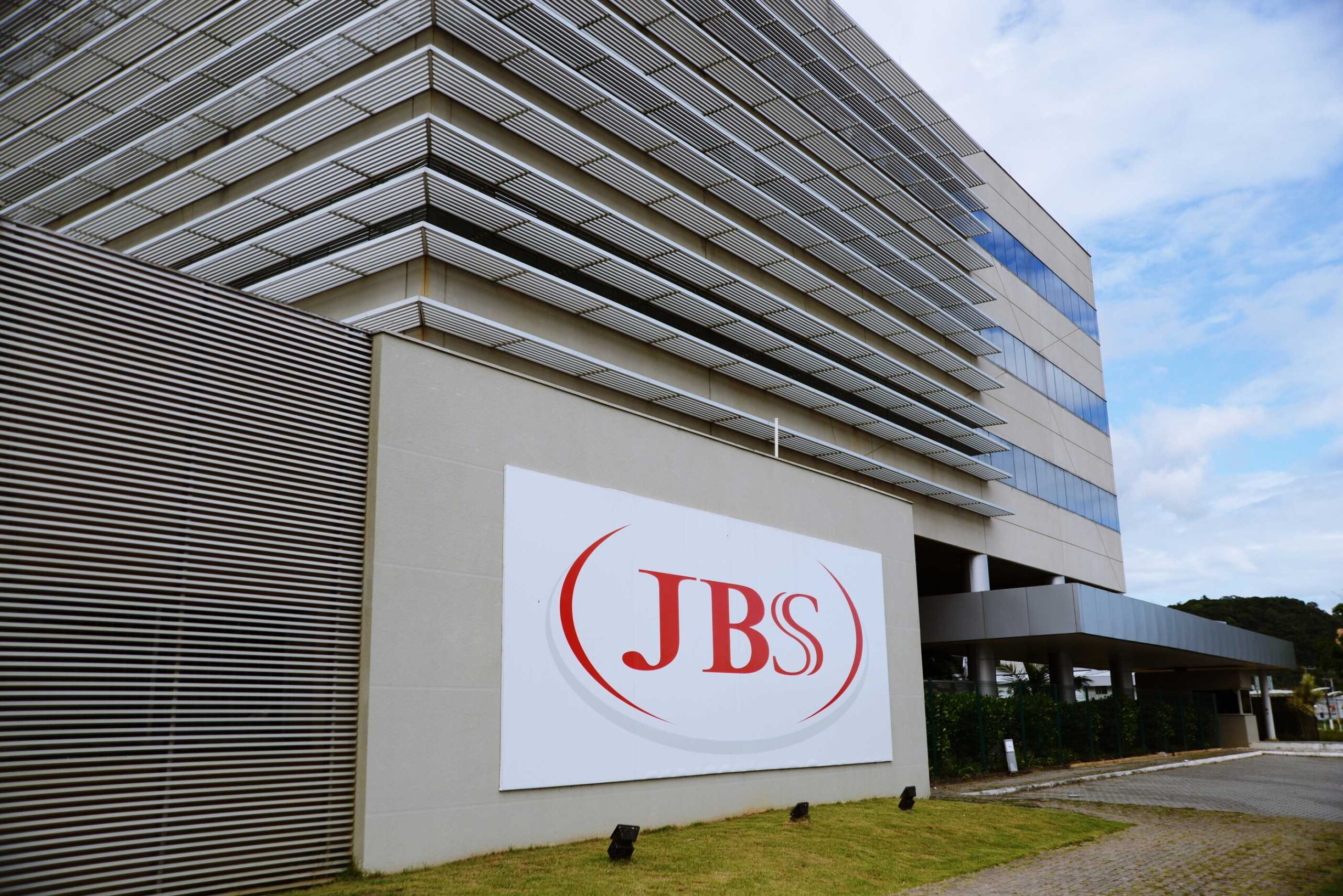 jbs-foods-fecha-producao-apos-ataque-cibernetico