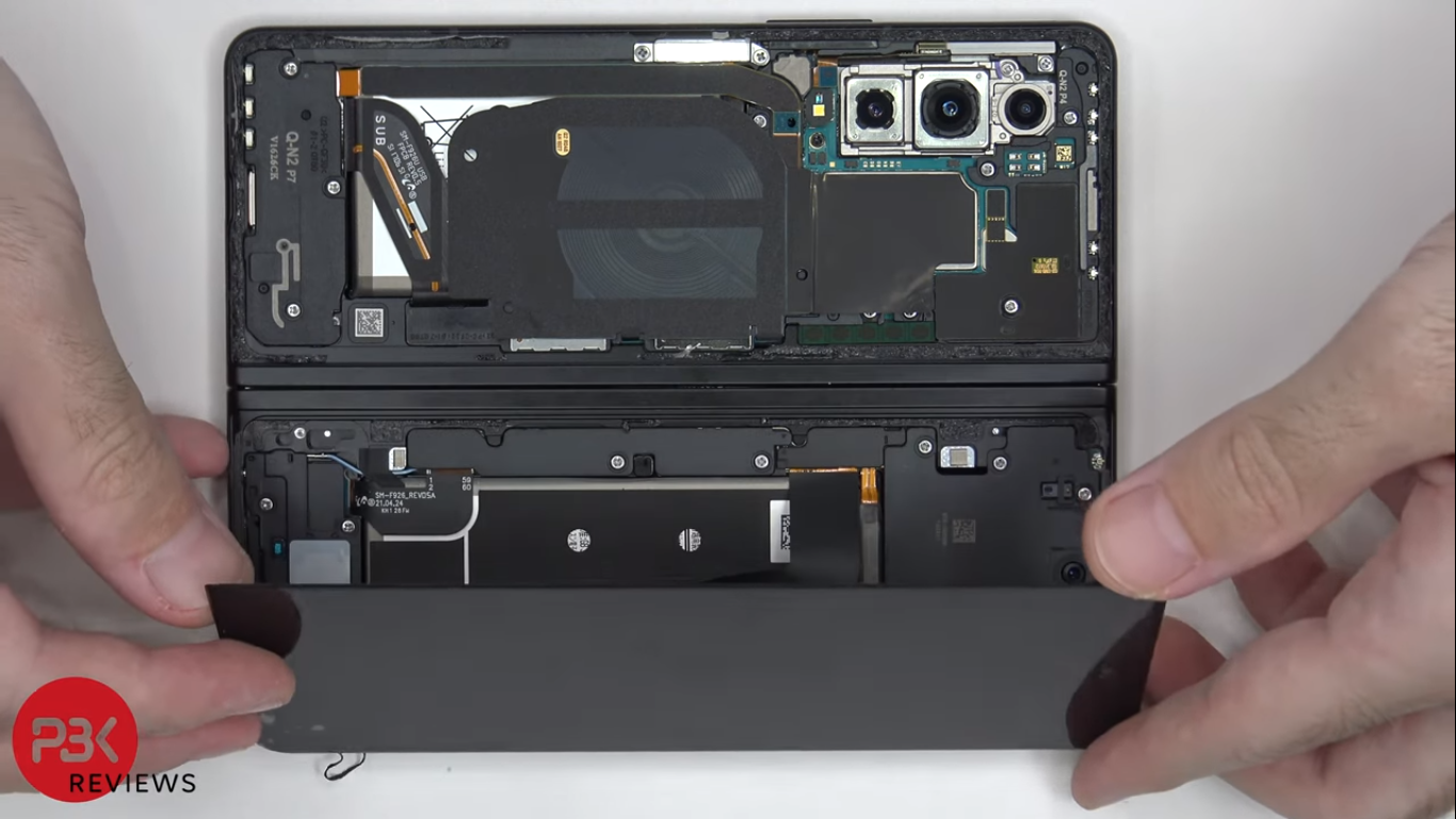 samsung-galaxy-z-fold-3-e-desmontado-em-video
