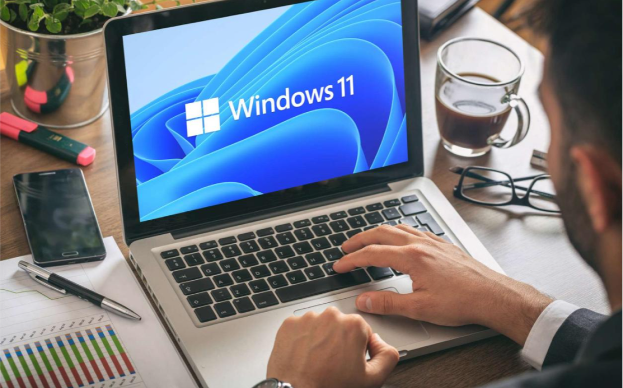 Windows 11 já está em quase 20% dos PCs