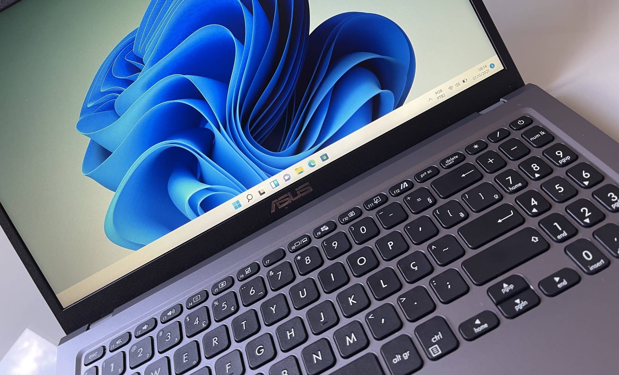 review-do-notebook-asus-x515jf-ej214t