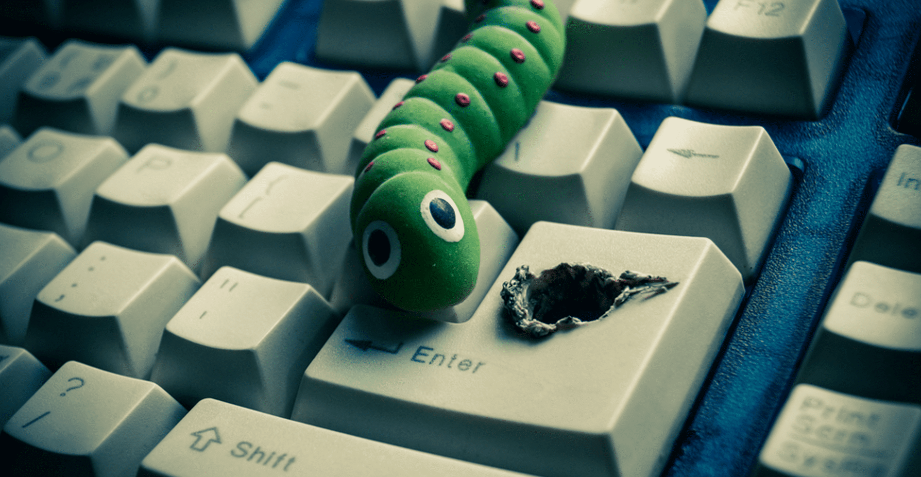 nos últimos três anos, quase todas as grandes empresas de tecnologia do Japão sofreram intrusões de rede nas mãos de grupos de espionagem patrocinados pelo Estado chinês, que, embora não confirmados por enquanto, continuam sendo os principais suspeitos neste incidente também.