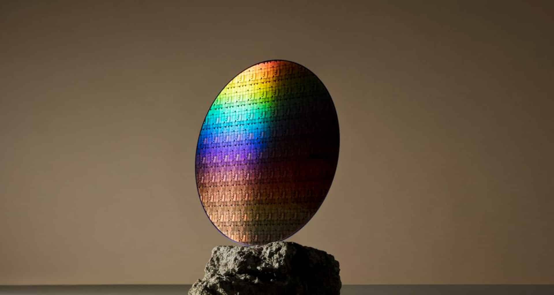 samsung-e-ibm-trabalham-em-nova-arquitetura-de-chip-para-prolongar-duracao-da-bateria-dos-smartphones
