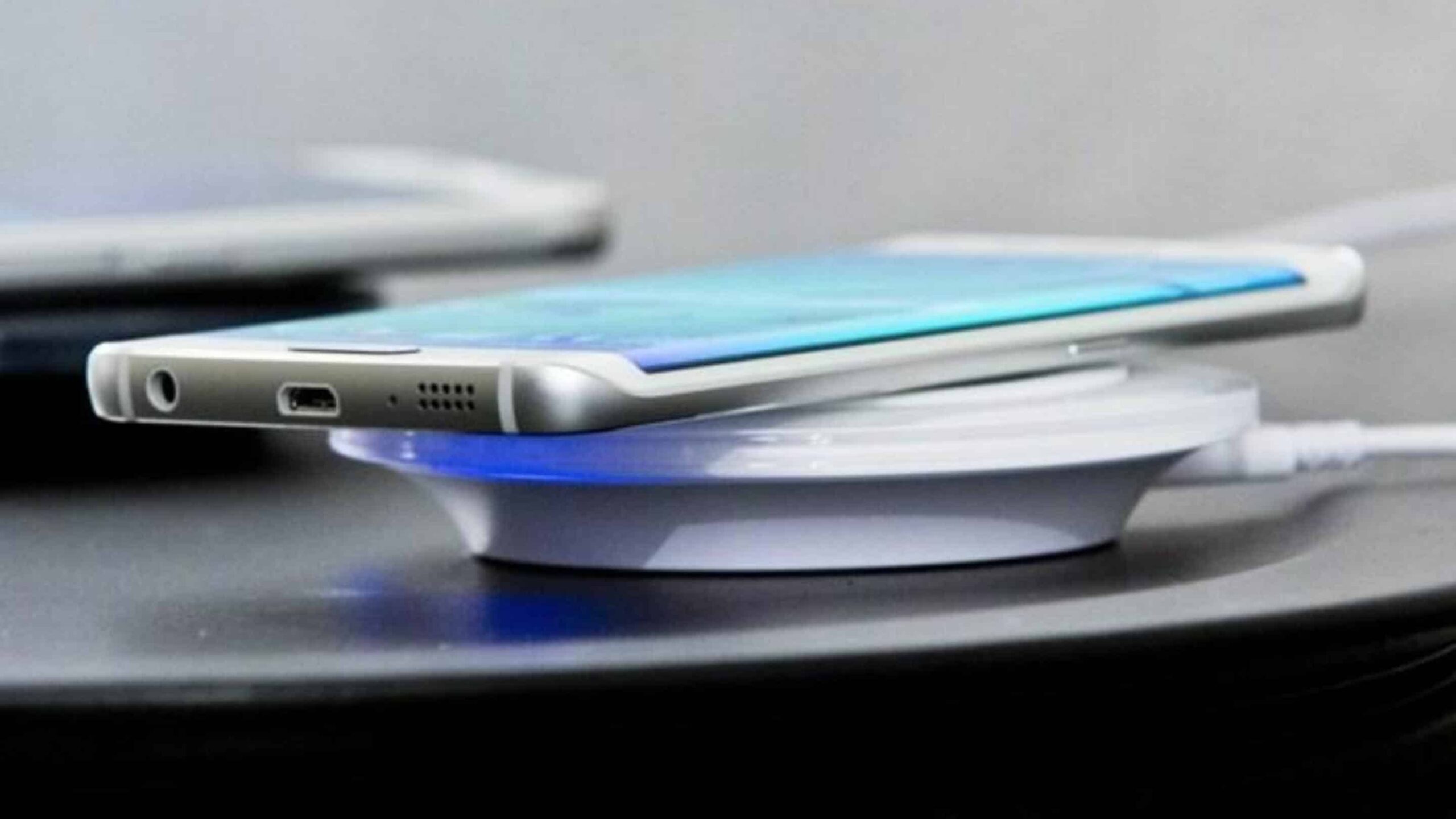qual-o-impacto-do-carregamento-sem-fio-na-saude-da-bateria-do-seu-smartphone