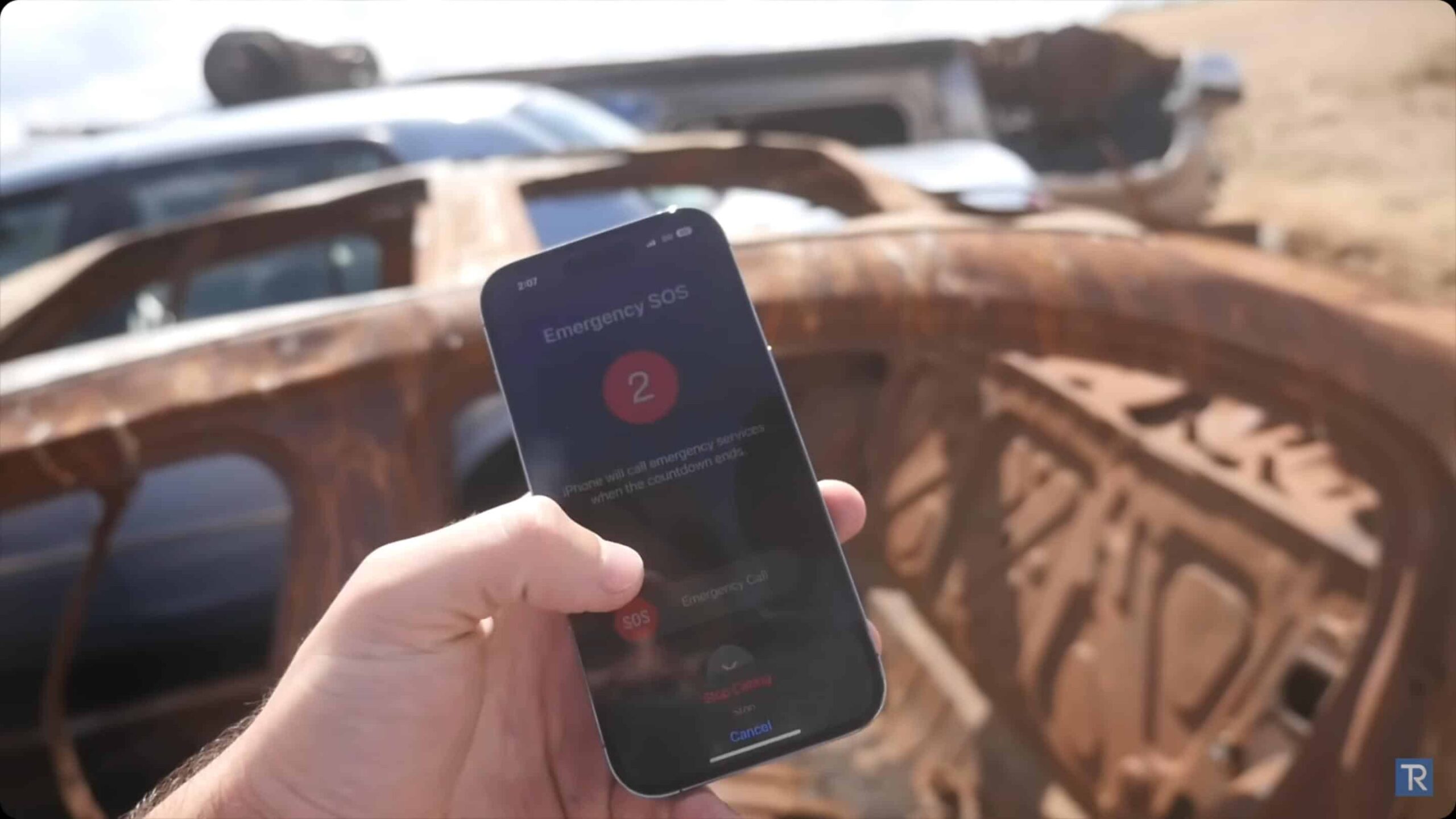 youtuber-testa-deteccao-de-acidente-de-carro-do-iphone-14-e-constata-que-o-recurso-e-bem-sensivel