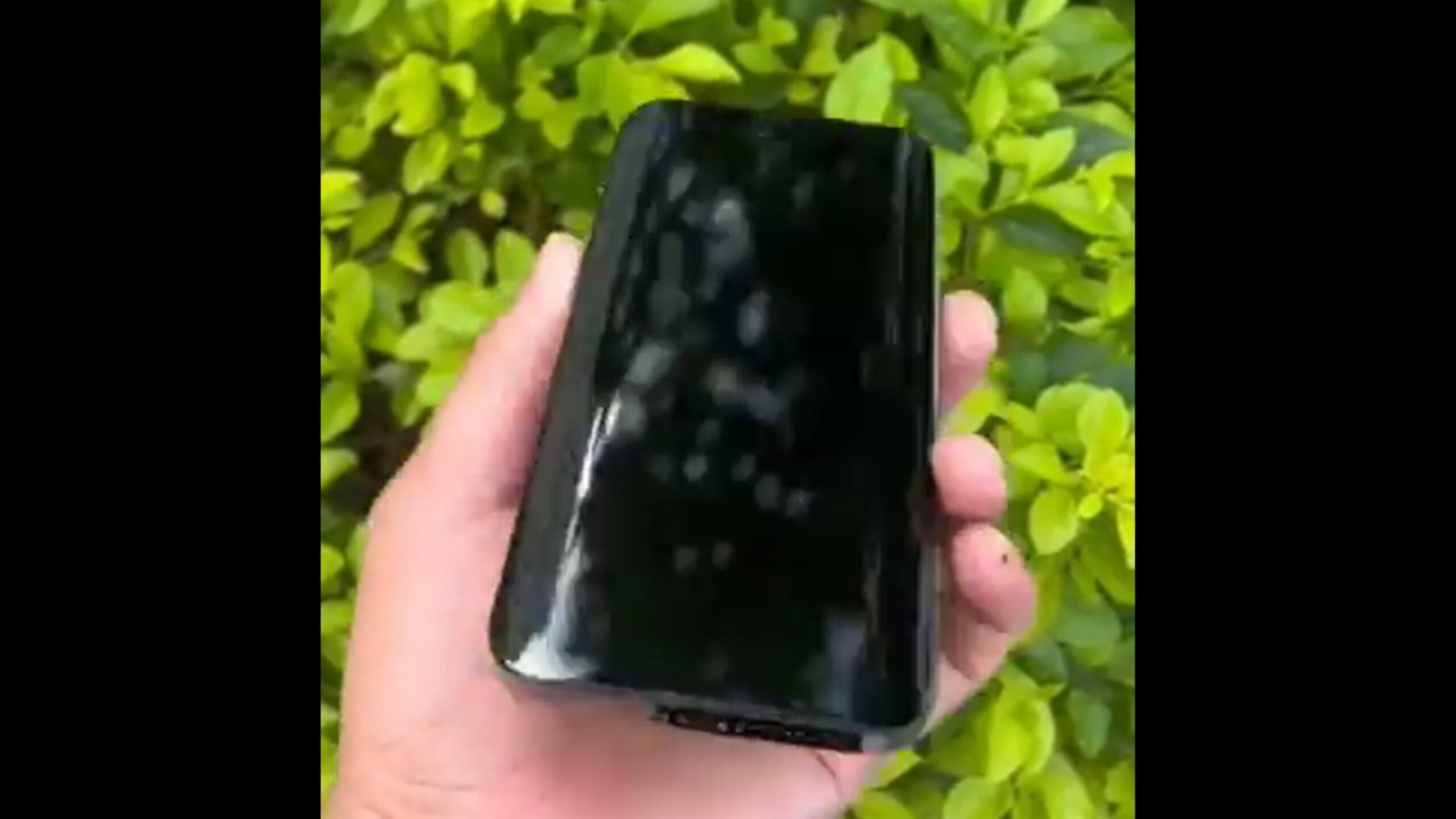 engenheiro-cria-um-iphone-14-pro-max-curvo