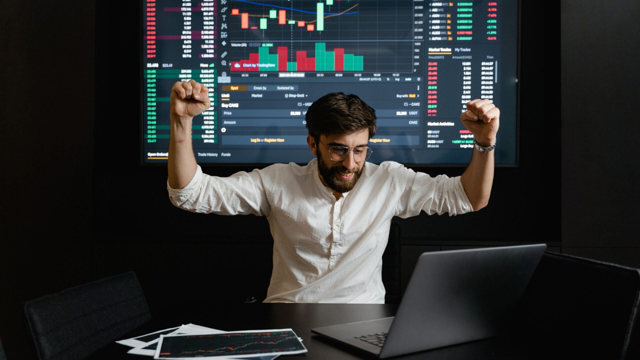 como-se-tornar-um-trading-de-criptomoedas-embr2023