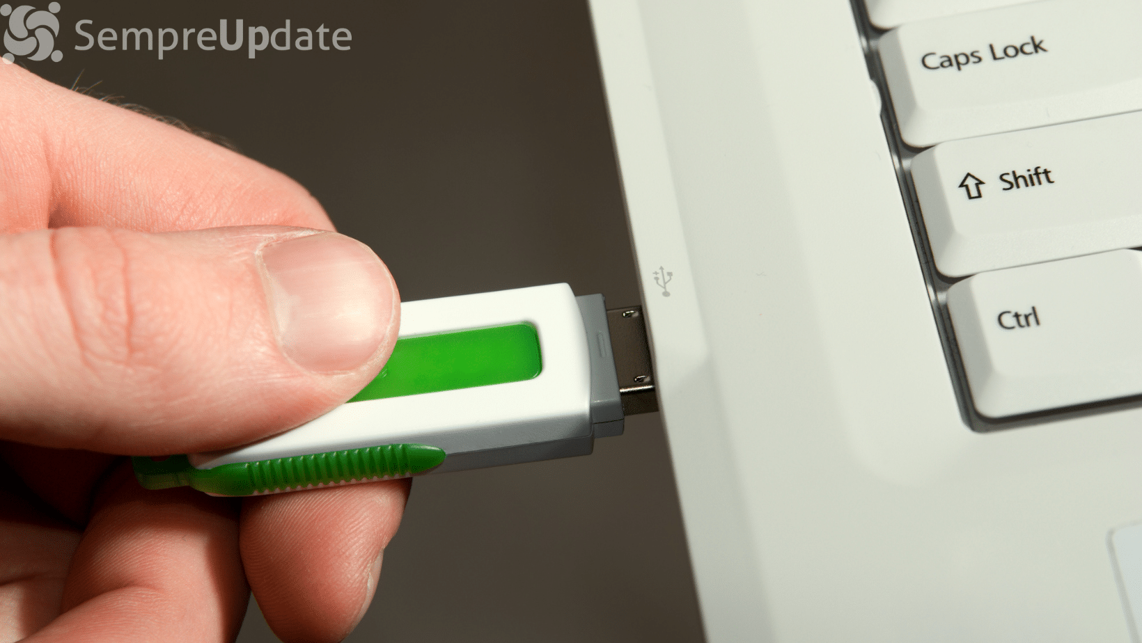 como formatar pendrive no linux fat32