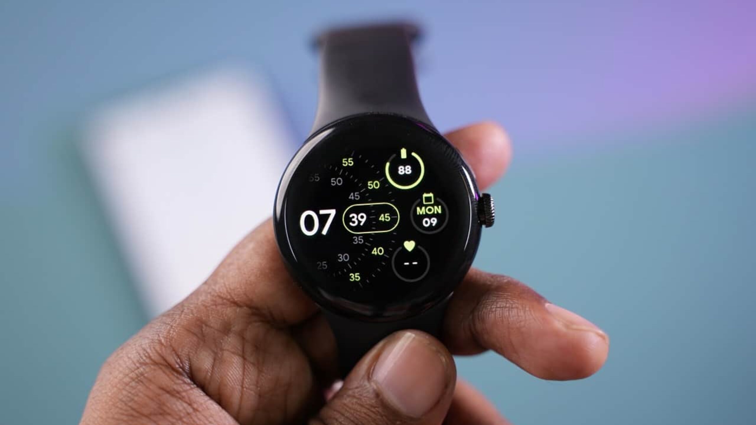 google-confirma-que-neste-momento-nao-pode-reparar-telas-do-pixel-watch