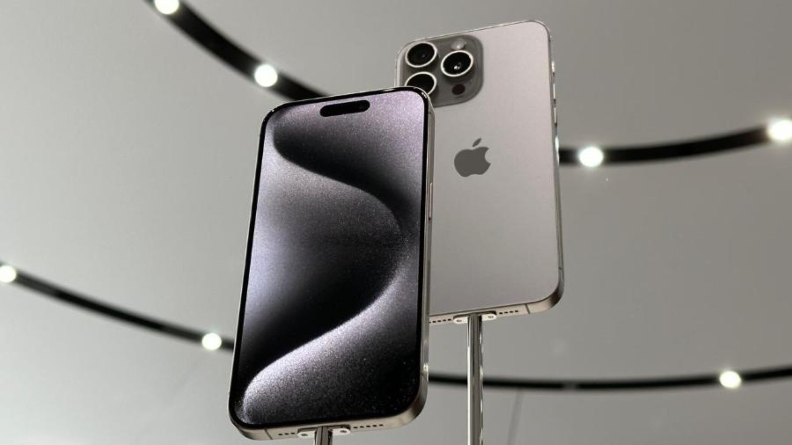 a-cada-10-smartphones-vendidos-em-2023-7-eram-iphones