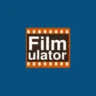 Imagem com a logomarca do Filmulator com fundo azul