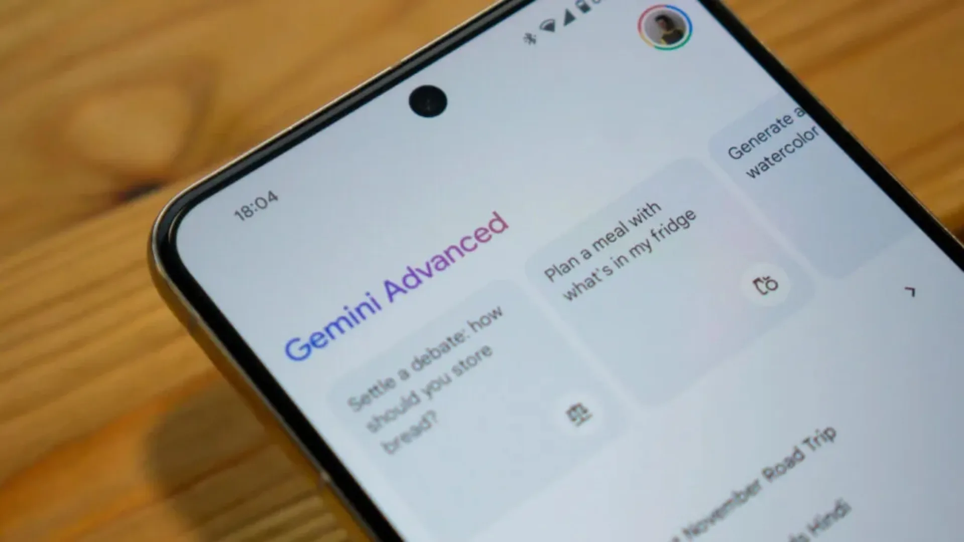 Gemini: você já pode usar a IA para analisar documentos e criar gráficos a partir de planilhas 2 Imagem de celular usando o Gemini