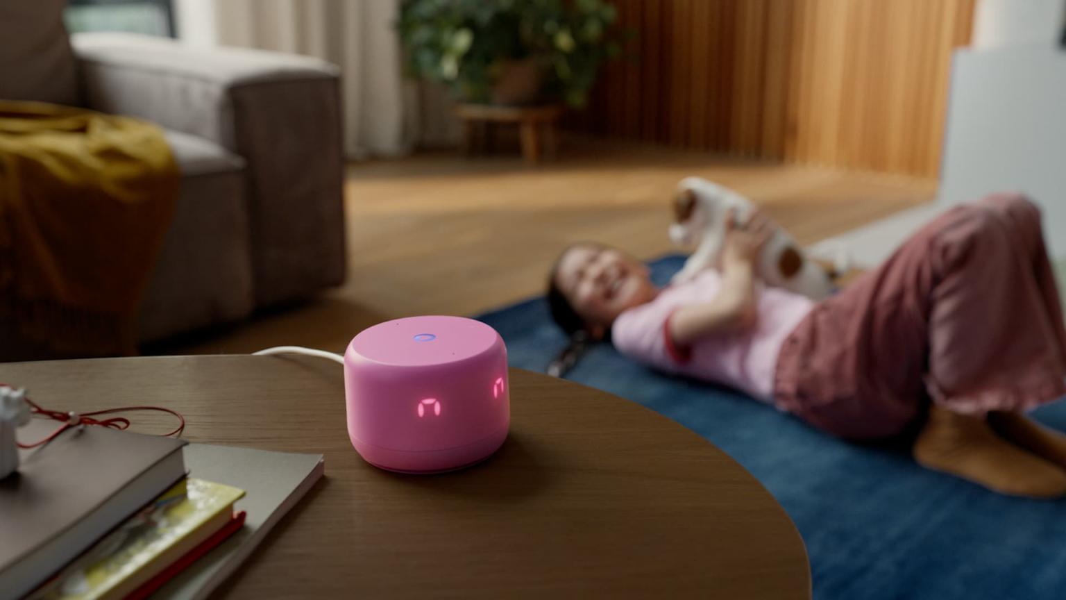 Yandex revoluciona assistente virtual com sentimentos que vão de curiosa até ressentida 1 Yandex lança Station Light 2 e transforma Alice com tecnologia emocional, permitindo expressões através de voz e display LED. A nova versão oferece som potente, conectividade Bluetooth e uma interação mais humanizada.