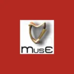 Imagem com a logomarca do MusE com fundo vermelho