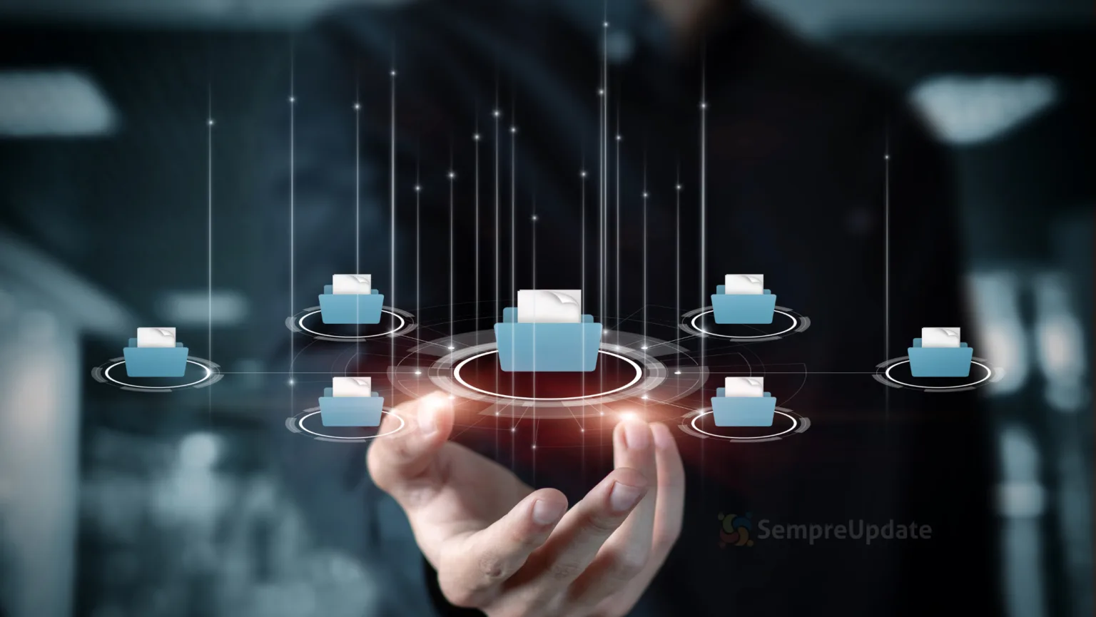 Como usar o Ratarmount: Tutorial completo para iniciantes 1 Ilustração digital de mãos segurando ícones de pastas de arquivos conectados, representando sistemas de arquivos distribuídos ou em rede. Imagem usada no site SempreUpdate.