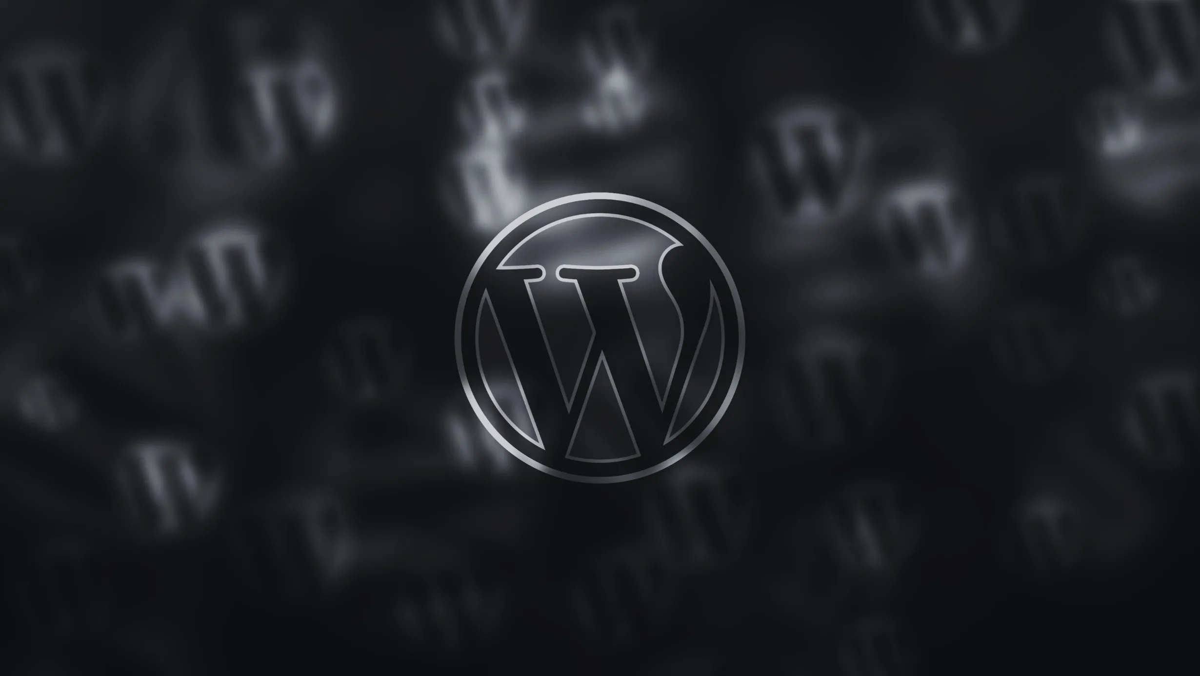 Falso plugin no WordPress dá controle total a hackers 2 Logotipo do WordPress em tons de preto e cinza, sobre um fundo escuro com várias sombras do mesmo símbolo