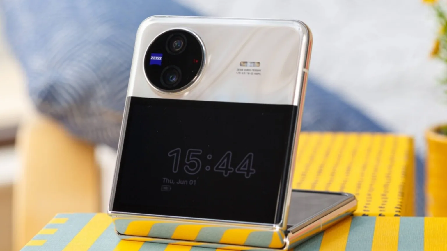 Empresa de smartphones pode abandonar mercado de dobráveis em 2025 1 Imagem de smartphone dobrável