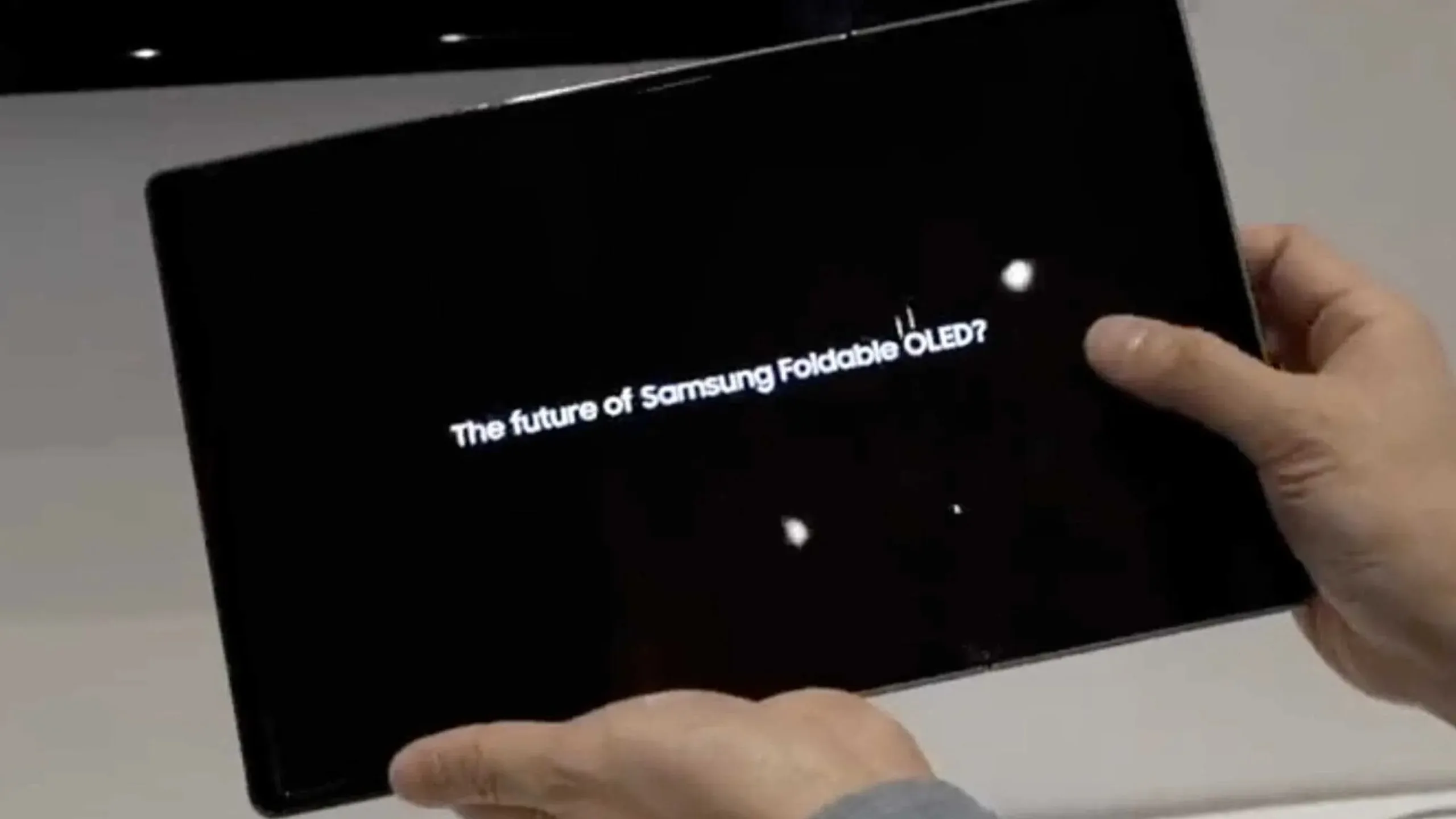 Samsung revela lançamento do smartphone tri-fold para 2025 2 Samsung tri-fold