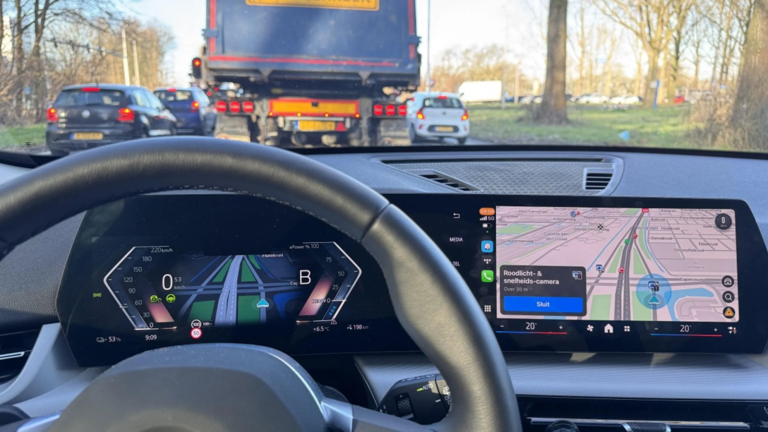 Waze agora pode ser exibido no painel de instrumentos 2 Imagem de Waze ativo