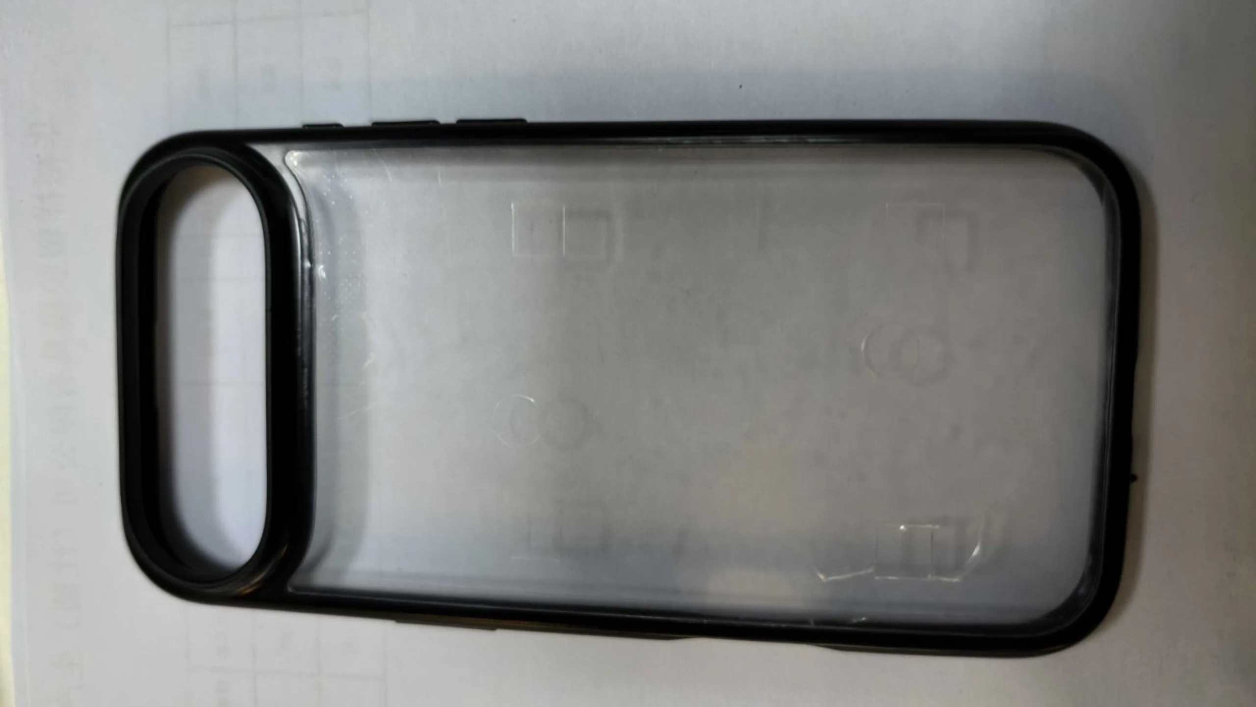 Primeira capa do iPhone 17 Air revela design ultrafino 2 Capa iPhone 17