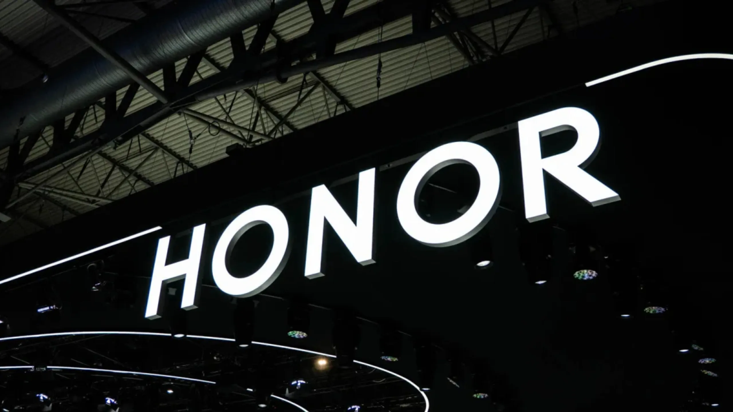 Honor pode lançar um telefone ultrafino e um modelo 'Mini' 2 Fachada Honor