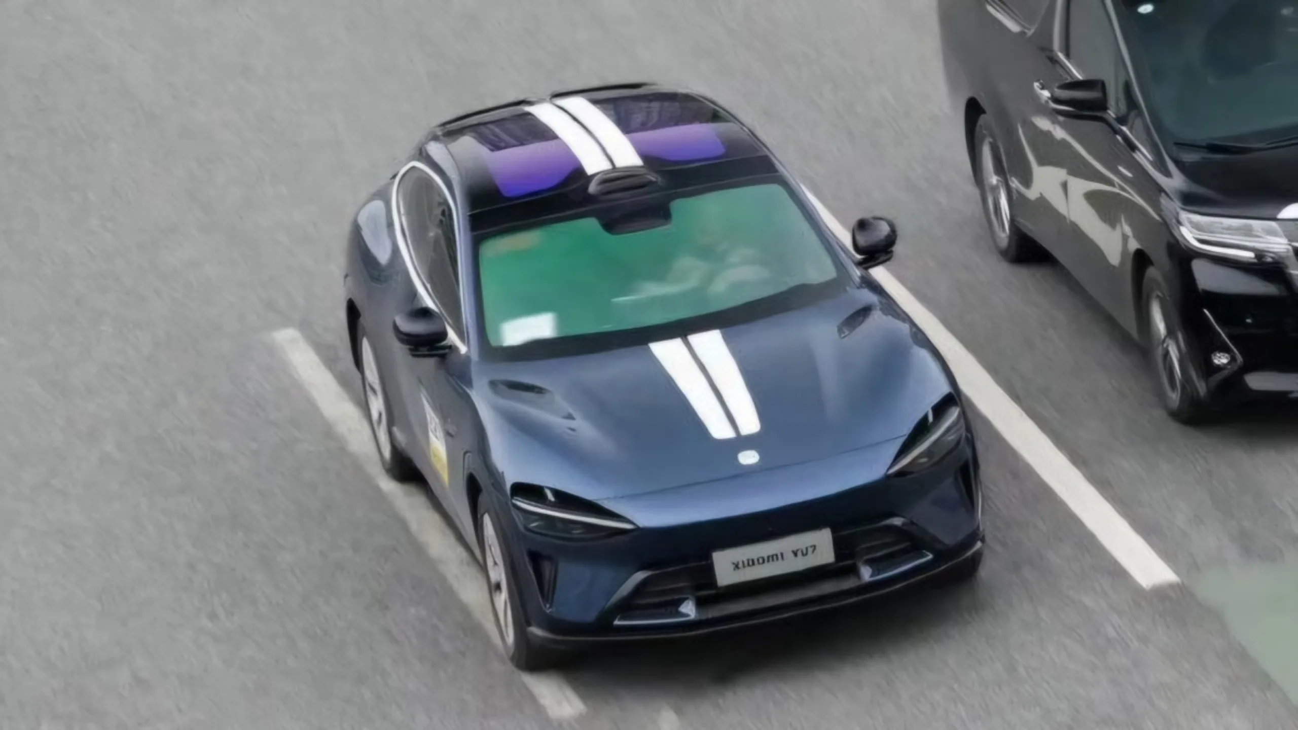 Tecnologia térmica e visual no SUV Xiaomi YU7 impressiona com teto de vidro inteligente 2 Xiaomi YU7