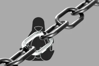 Falhas de segurança no X.Org X server representadas por elo de corrente quebrado no Linux