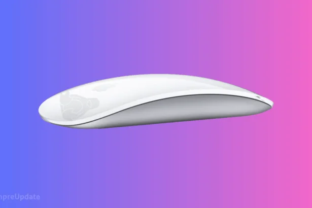 Foto do Apple Magic Mouse 2 USB-C conectado a um notebook Linux, com terminal exibindo uname -r e um ambiente gráfico ao fundo.