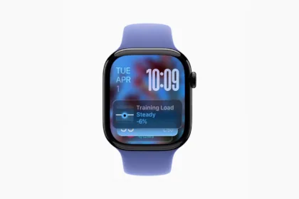 Tela do watchOS 26 mostrando o design Liquid Glass e o recurso Workout Buddy com IA no Apple Watch