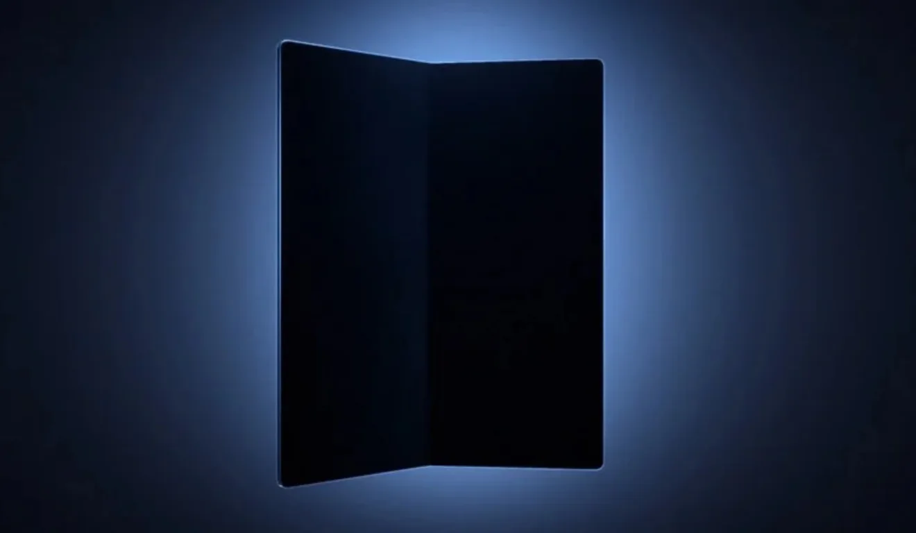 Imagem do Galaxy Z Fold 7 aberto e fechado destacando o design mais fino do novo dobrável da Samsung