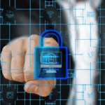 Ilustração de segurança digital com ícone de cadeado e logotipo do Linux, representando controle de símbolos no Kernel Linux 6.16