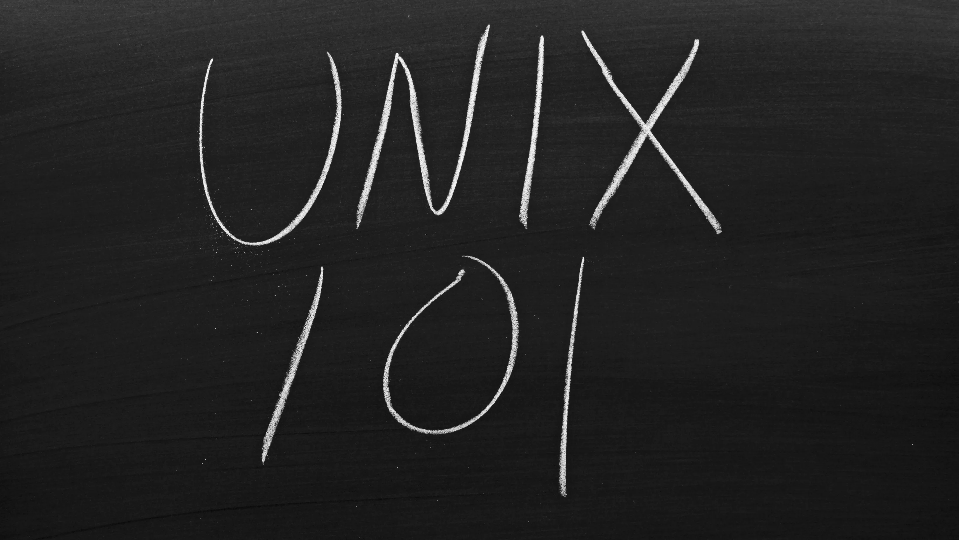 Arquitetura comparativa entre UNIX e Linux com foco em kernel e shell