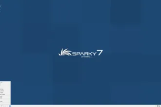 Tela inicial do Sparky 7.8 com KDE Plasma e destaque para leveza e atualização.