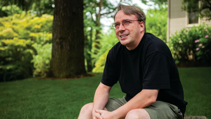 História visual da transformação do nome Freax em Linux no projeto de Linus Torvalds
