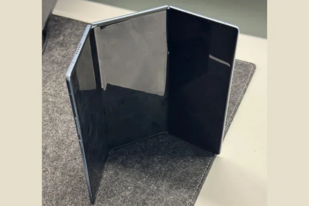 Galaxy Tri-fold
