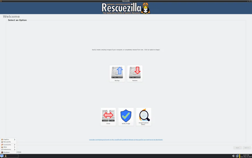 Captura de tela do Rescuezilla 2.6.1 exibindo a tela inicial com as opções Backup, Restore, Clone, Verify Image e Image Explorer (beta)