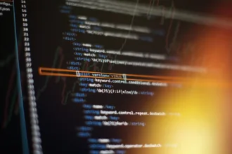 Diagrama técnico explicando como os módulos do Kernel Linux interagem com o sistema operacional