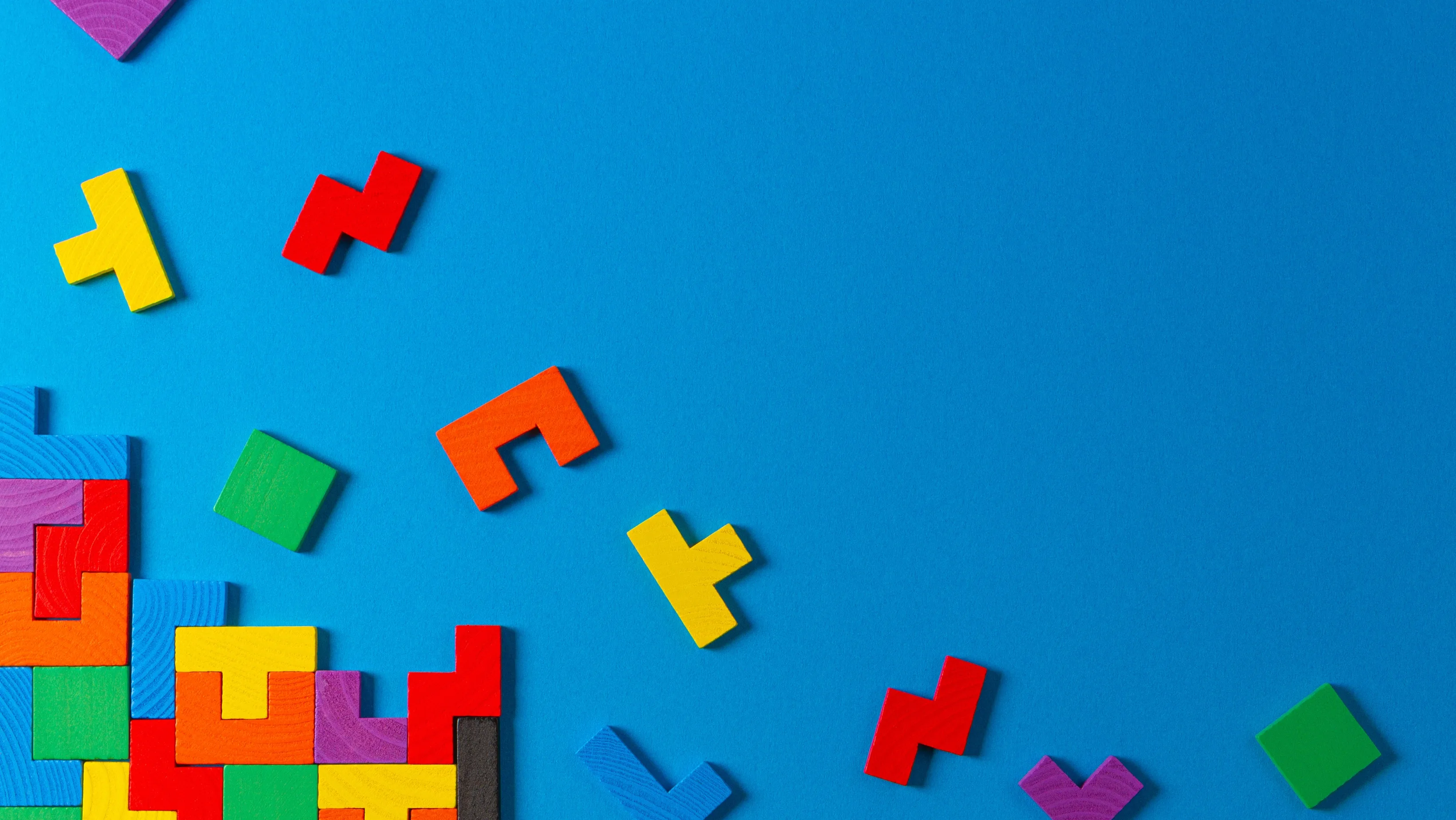Blocos em formato de Tetris representando jogos linha de comando no terminal Linux