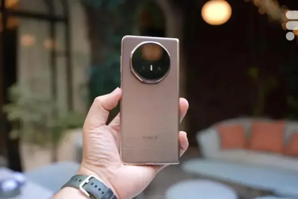 Honor atrai 46% de usuários da Samsung com inovação no Magic V5